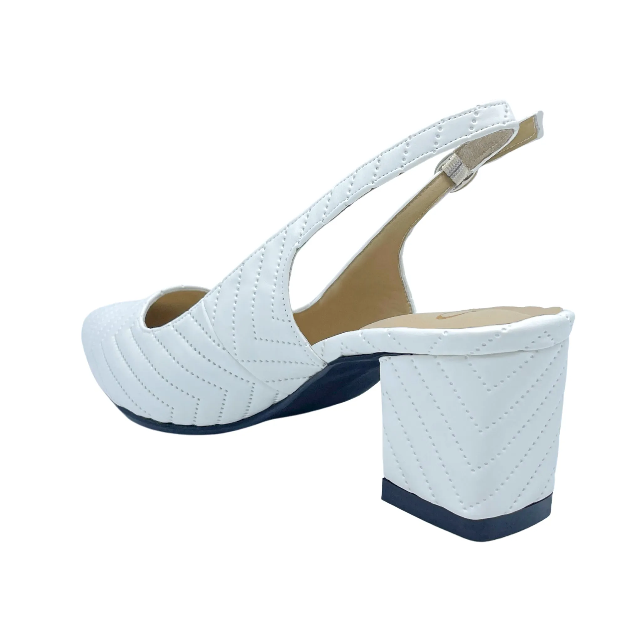 Daffy White