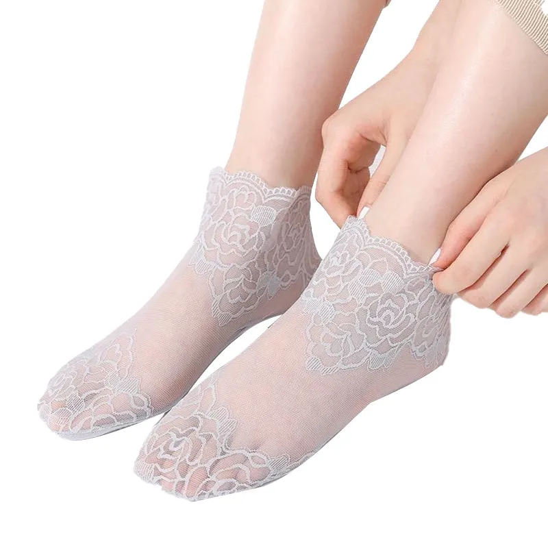 Lace rose pattern socks: a feminine style for every occasion