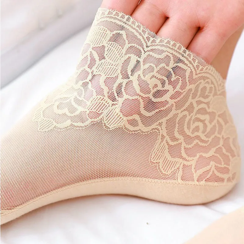 Lace rose pattern socks: a feminine style for every occasion
