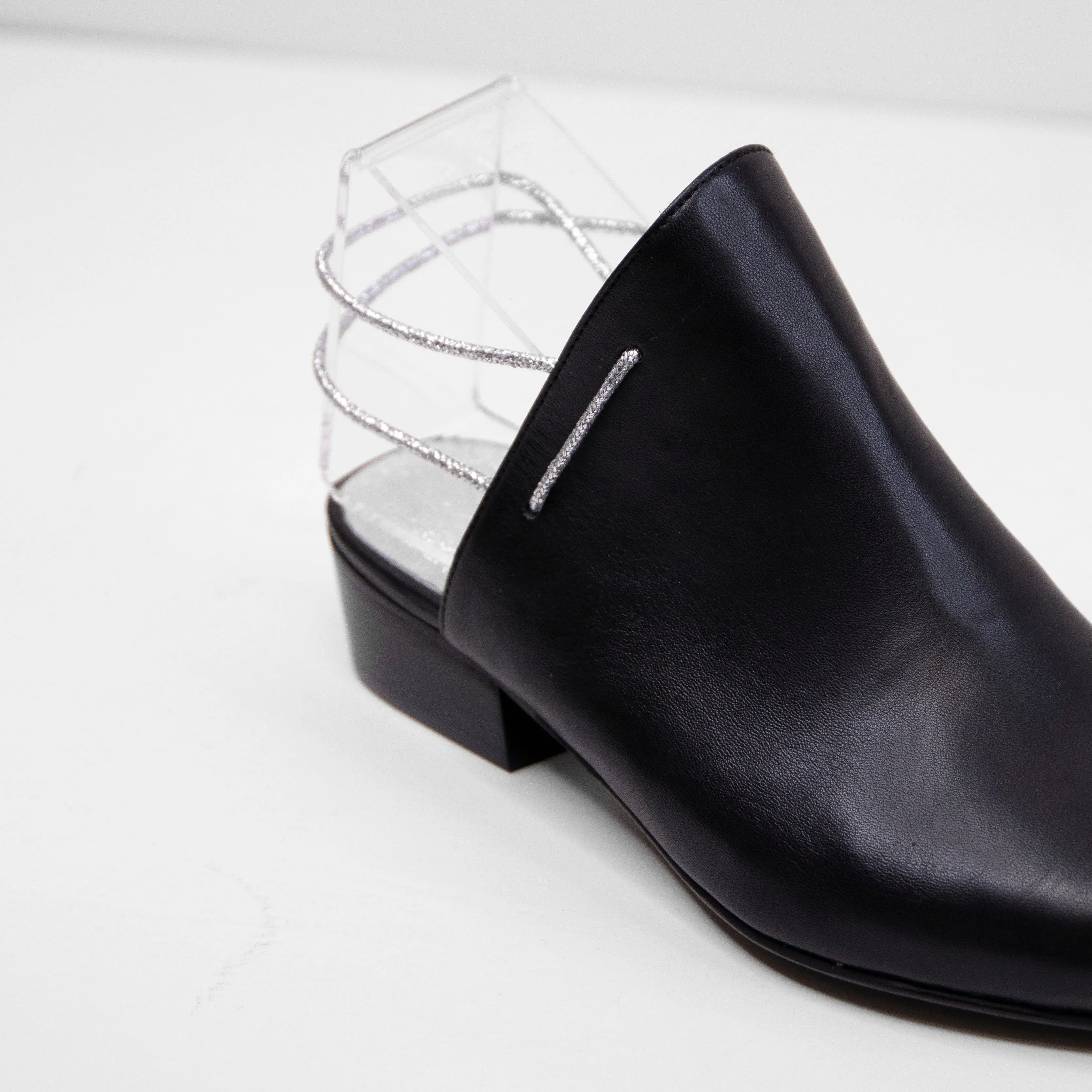Nawa black sandal