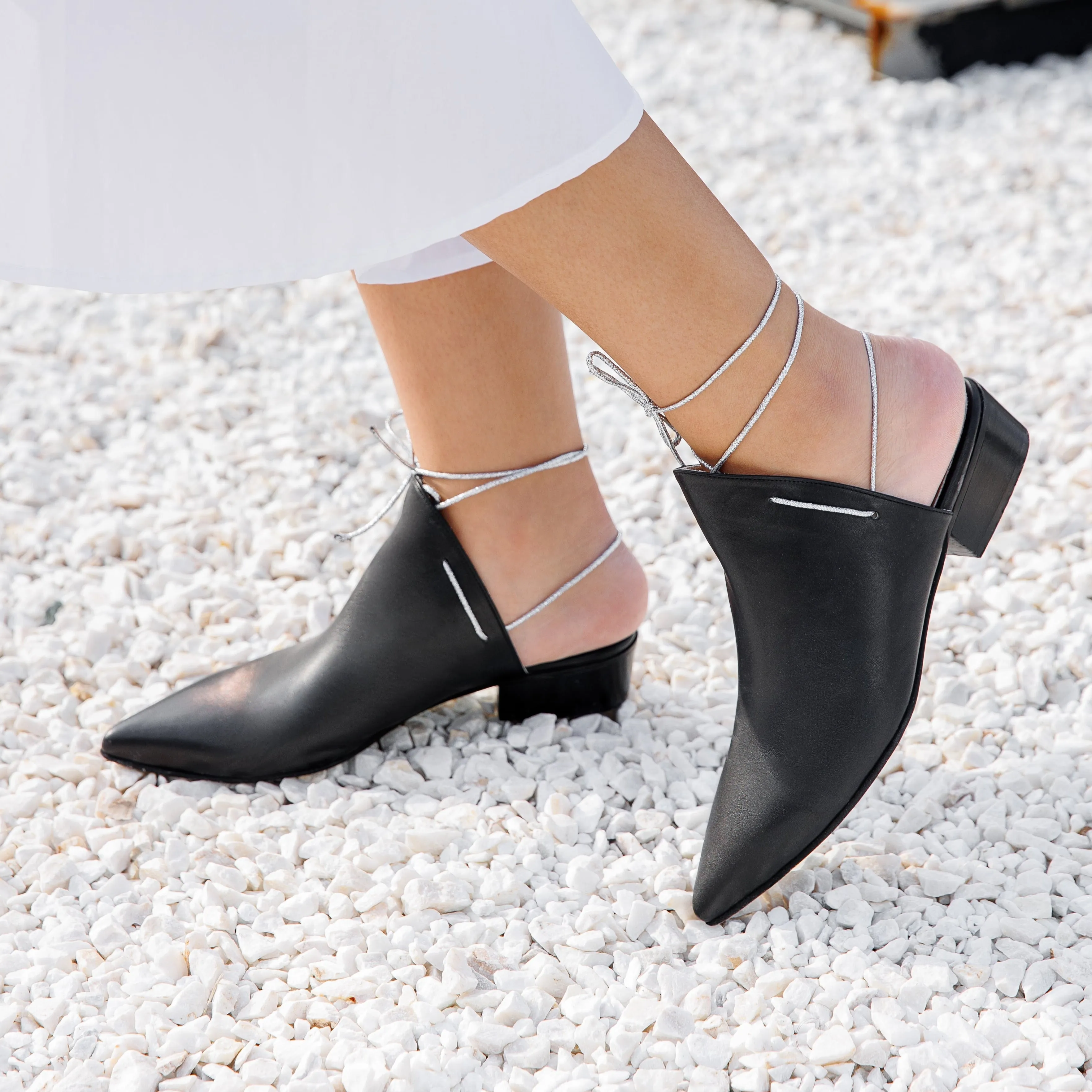 Nawa black sandal