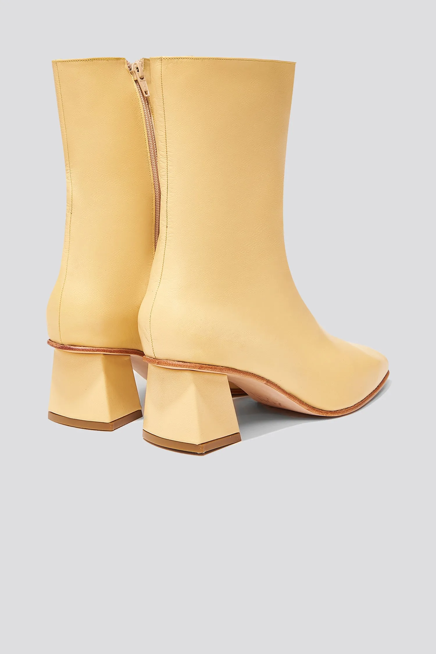 Ola Glove Boot in Manteca