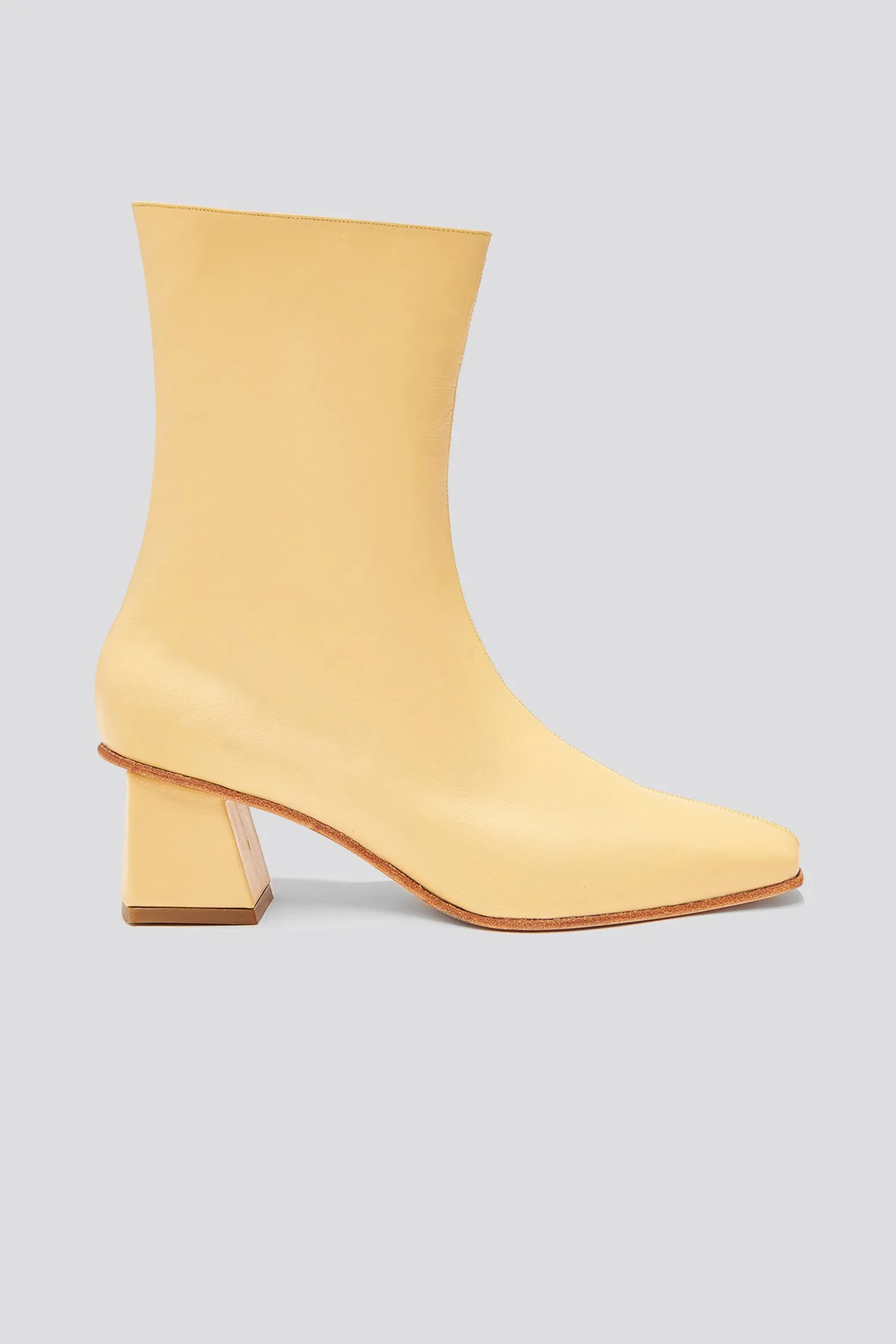 Ola Glove Boot in Manteca