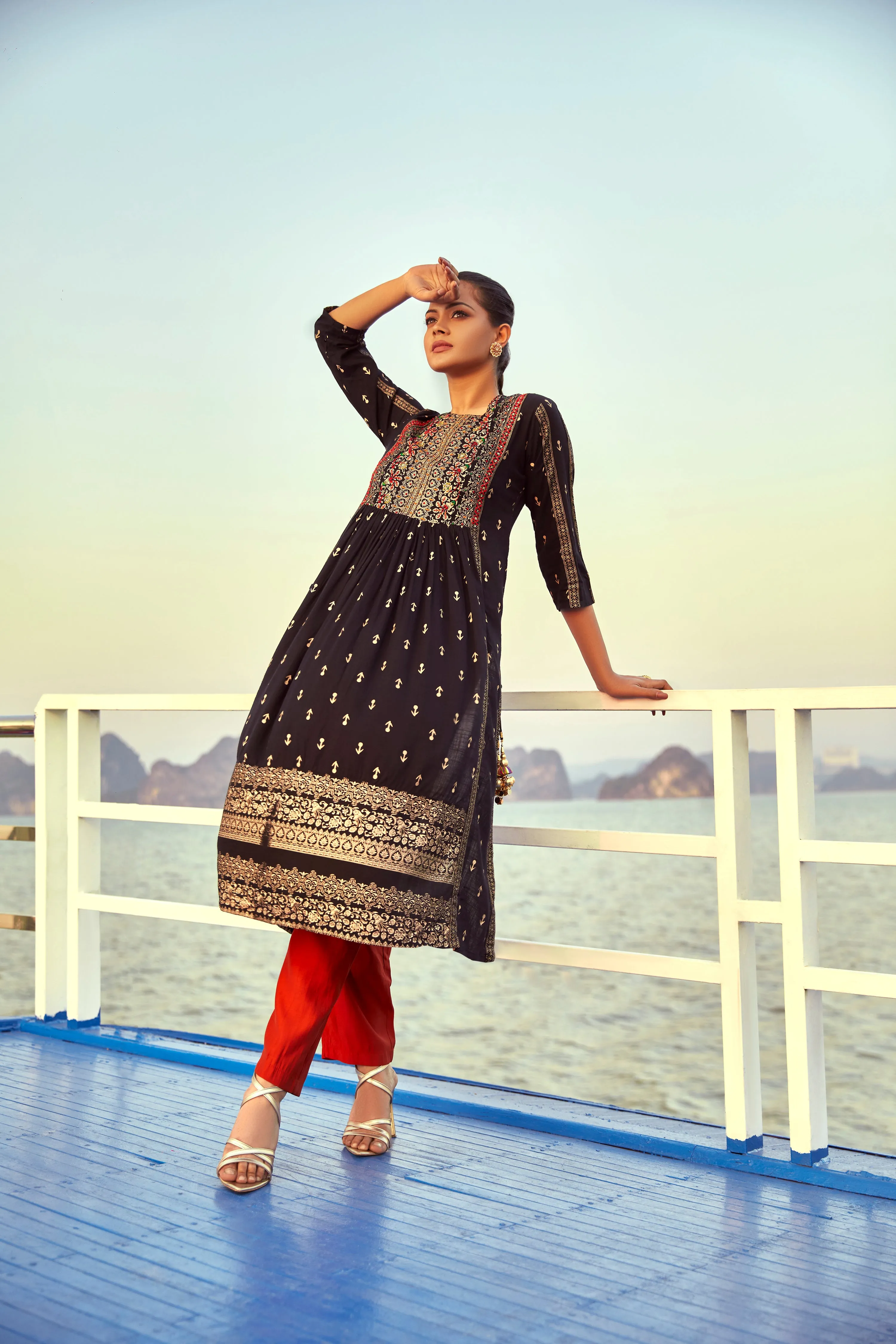 Women Nyara Cut Anarkali Blue Floral Kurta