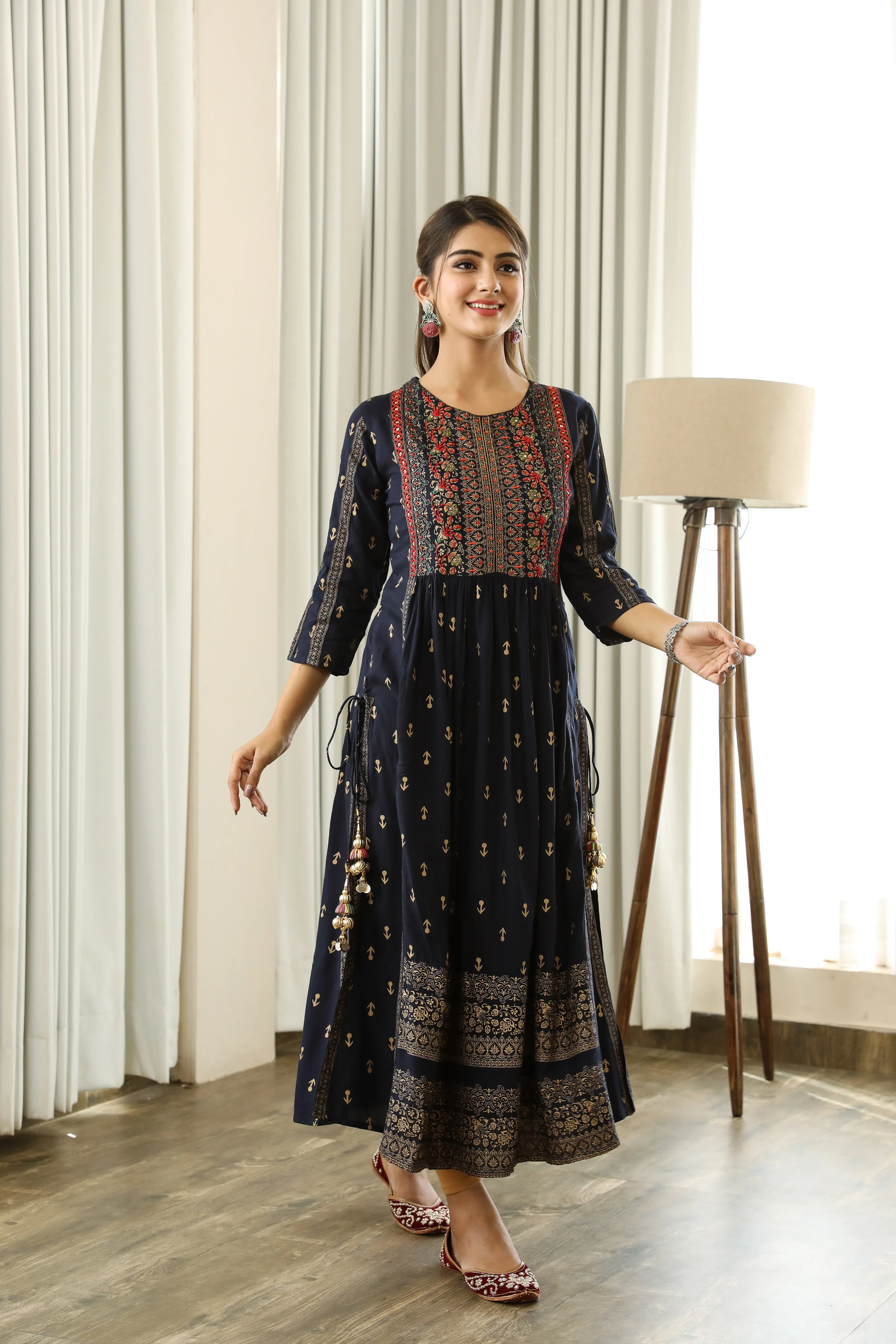 Women Nyara Cut Anarkali Blue Floral Kurta