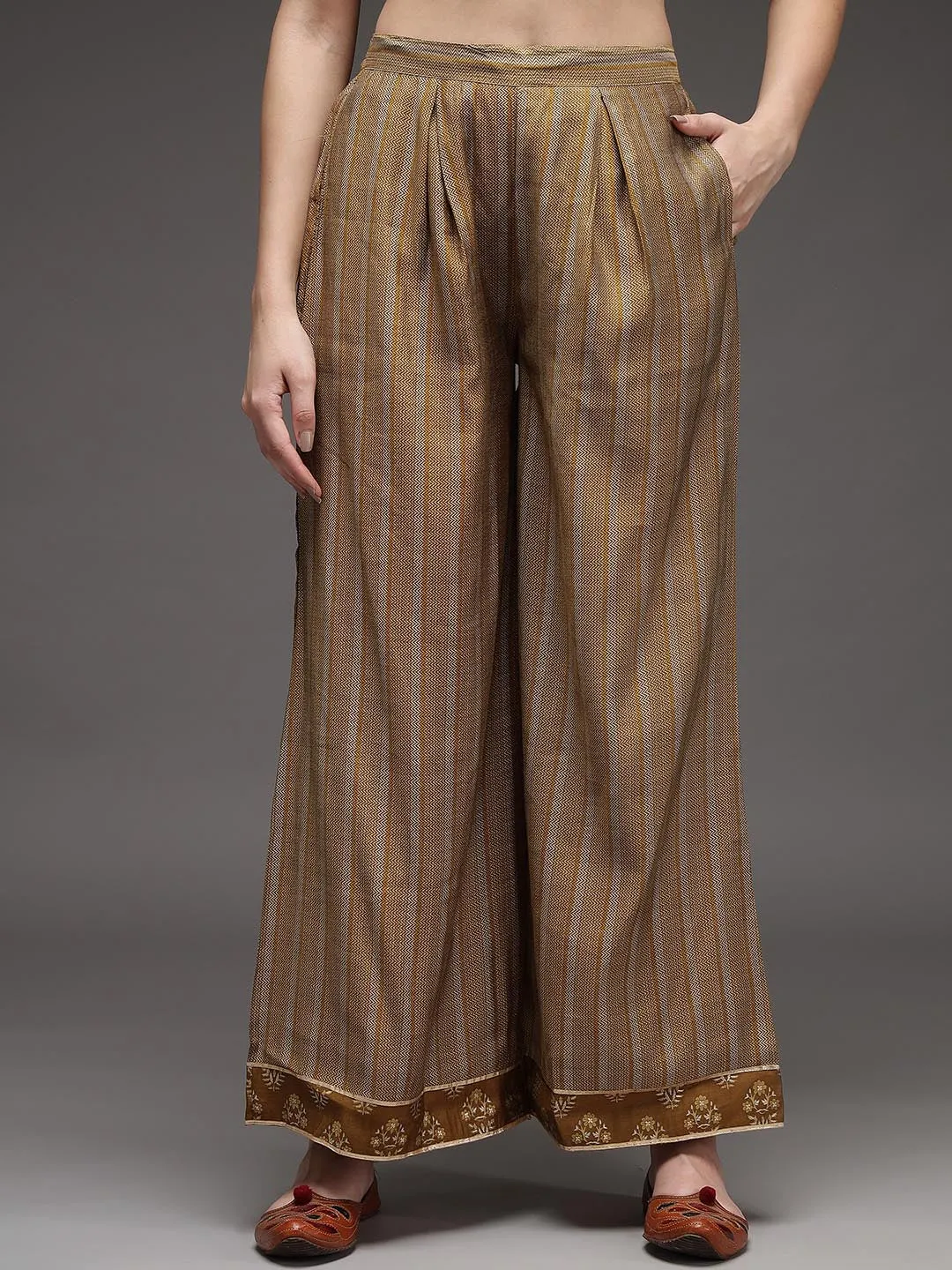 Women's Brown Muslin Straight Ethnic Set