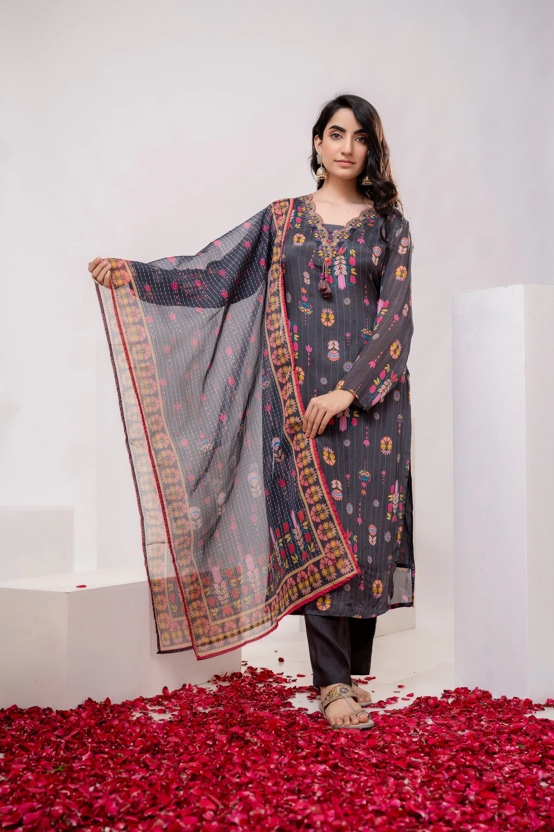 Women's Grey Chinon Kurta Pant and Dupatta Set