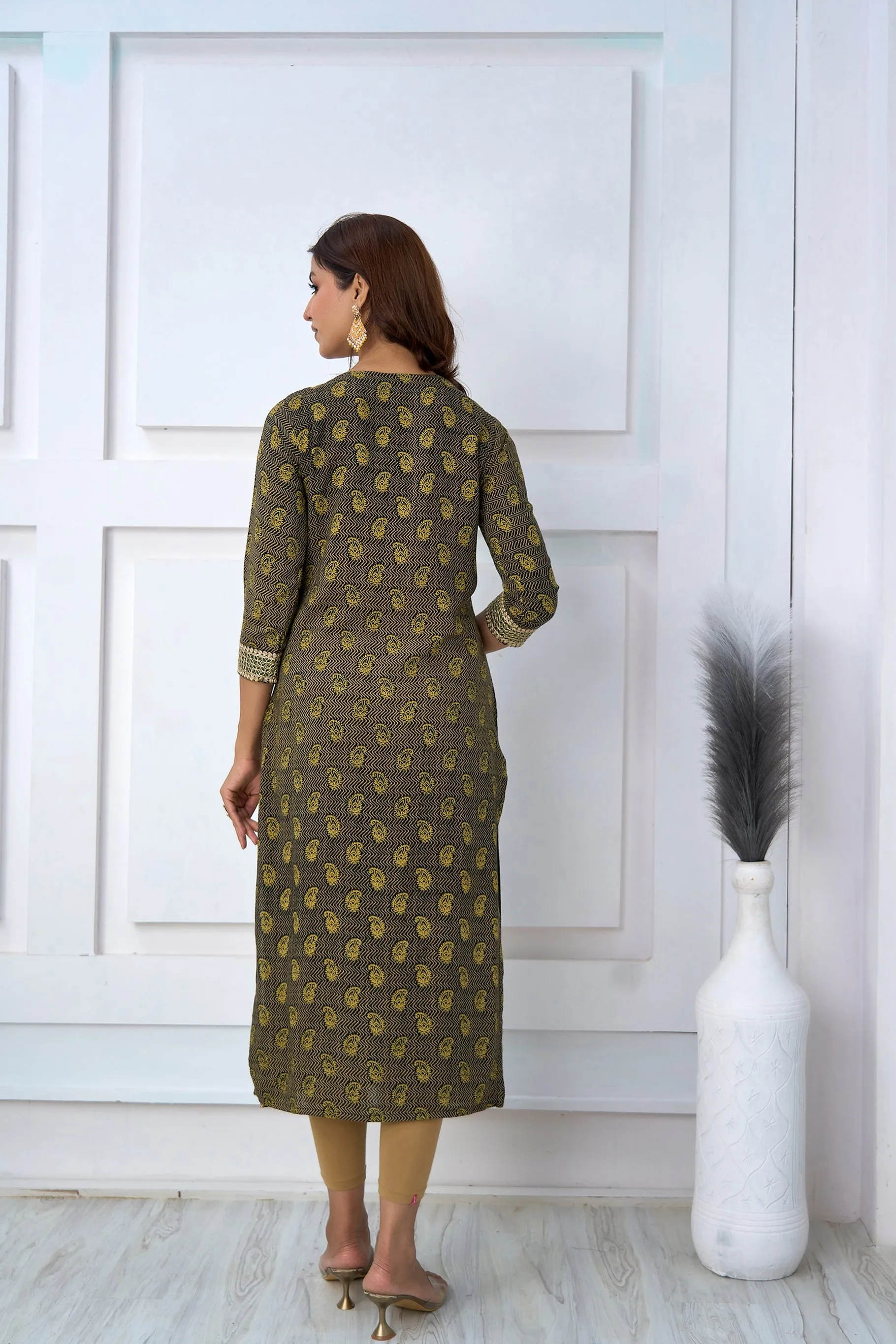 Womens Rayon Olive Green Straight Kurta